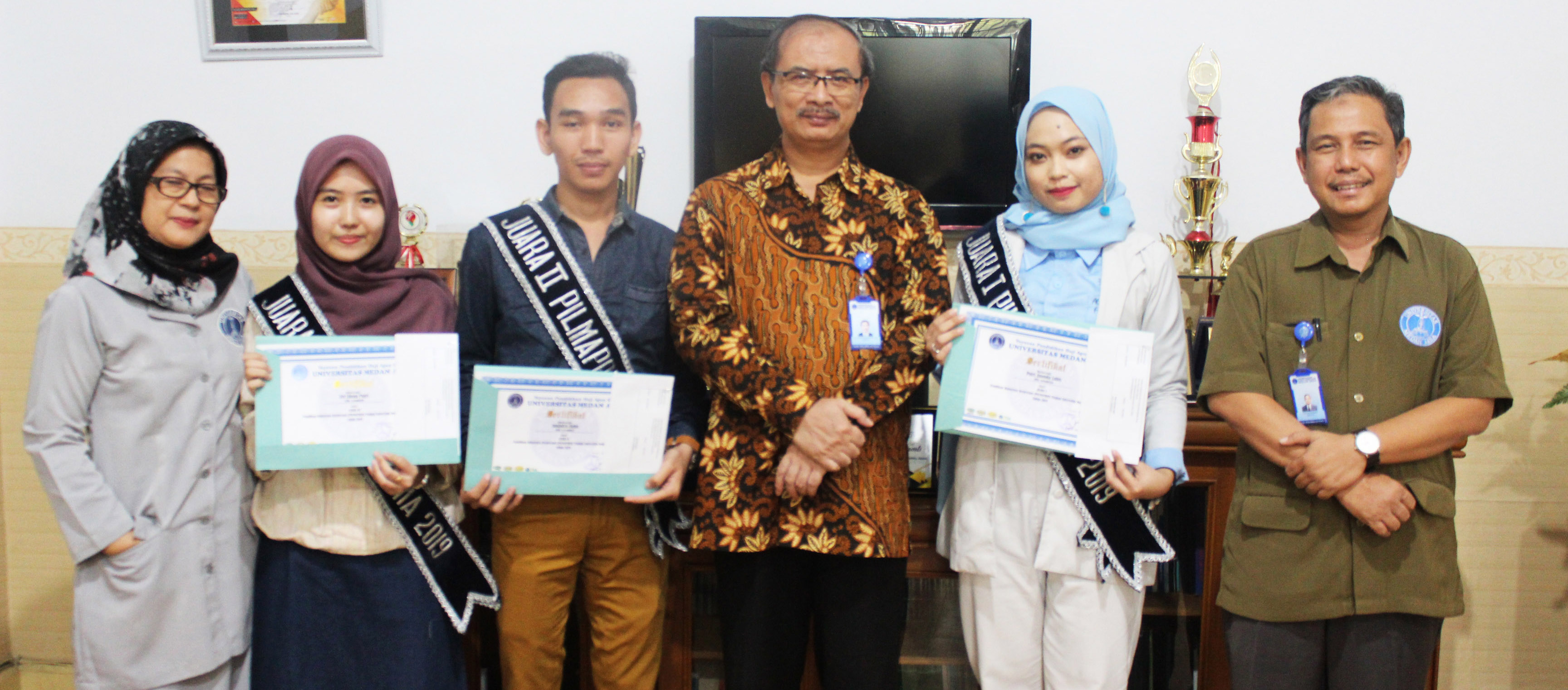 Kunjungan-Mahasiswa-PILMAPRES-UMA-Di-Ruang-Rektor.JPG