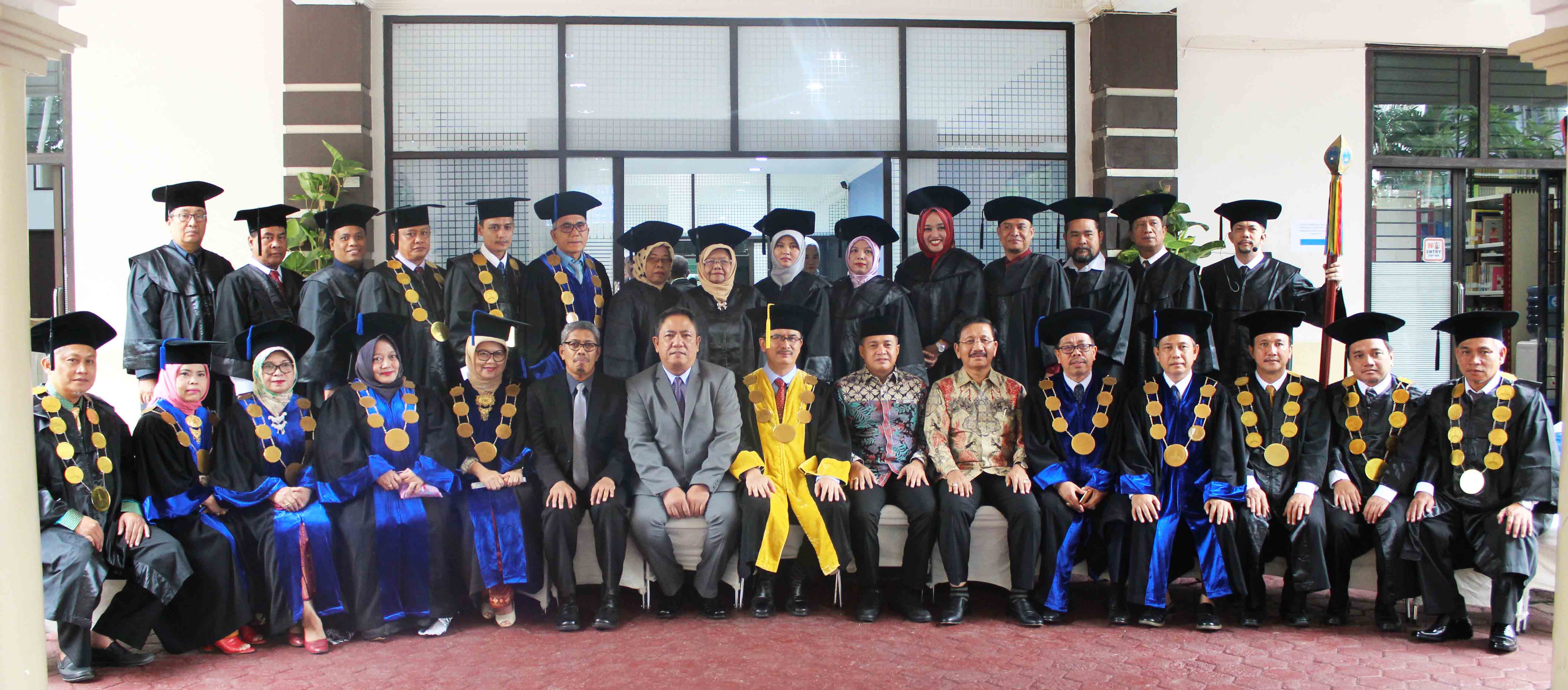 UMA-Gelar-Upacara-Wisuda-Sarjana-dan-Magister-Periode-I-Tahun-2019.jpg