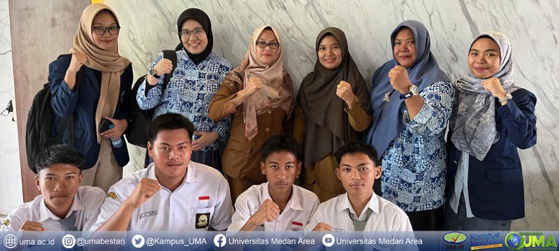 dosen-uma-mengadakan-pkm-di-sma-negeri-1-hamparan-perak-deli-serdang.webp