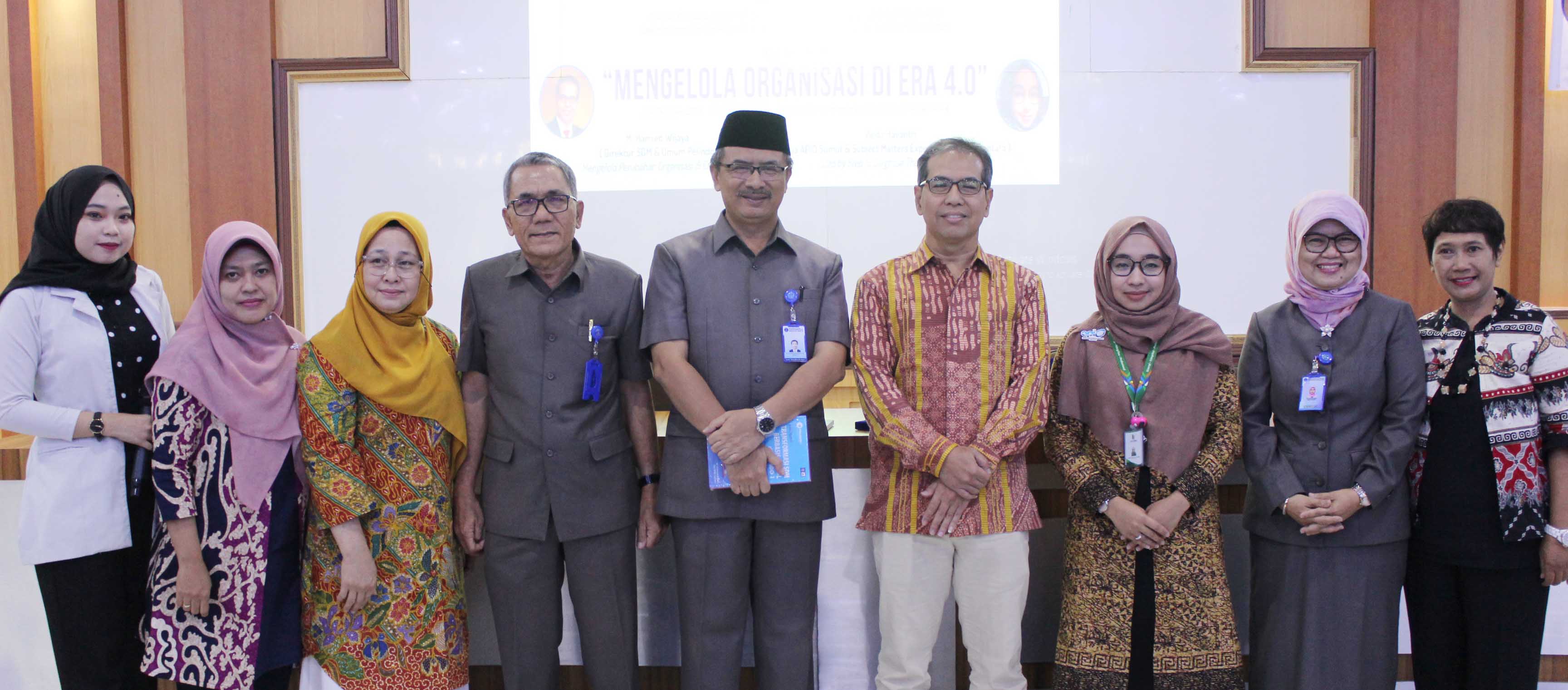 foto-bersama-kuliah-umum-fakultas-psikologi-uma-pengelola-organisasi-di-era-40.jpg