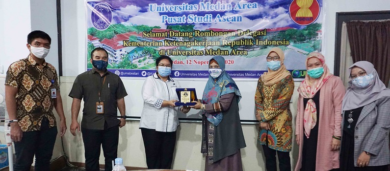 kunjungan-delegasi-kementerian-ketenagakerjaan-republik-indonesia-ke-universitas-medan-area.JPG