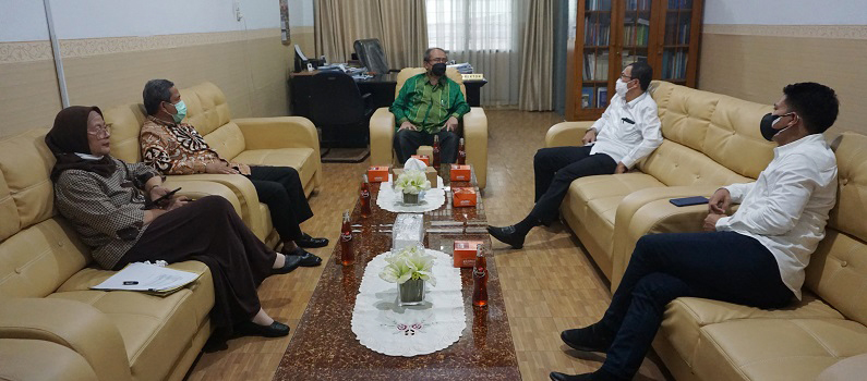 kunjungan-prof-dr-ibnu-hajar-m-si-kepala-lldikti-wilayah-1-sumatera-utara-ke-universitas-medan-area.JPG