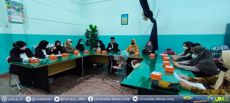 pelantikan-fungsionaris-fakultas-ekonomi-dan-bisnis-tahun-20221.webp