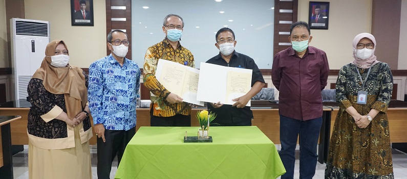 signing-of-collaboration-between-medan-area-university-and-hr-community.JPG