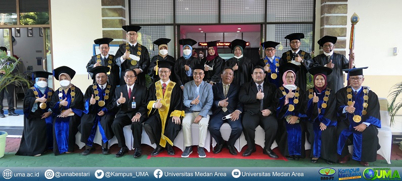 wisuda-program-sarjana-dan-magister-periode-i-tahun-2022.webp